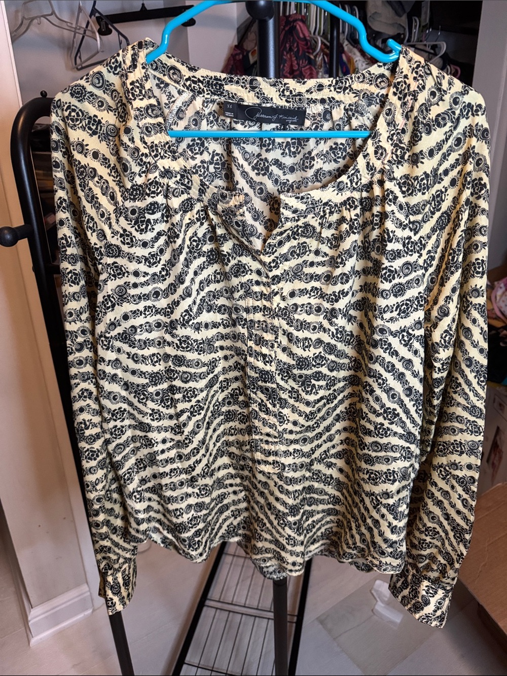 Patterson J. Kincaid Cream and Black Floral Stripe Long-Sleeve Blouse